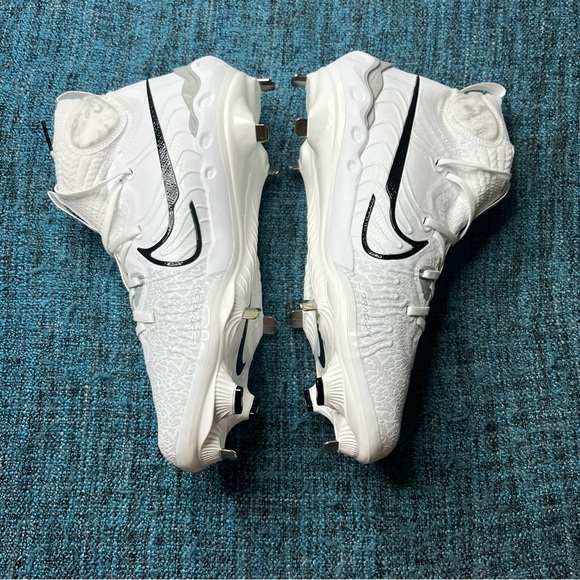 Nike Alpha Huarache NXT Baseball Cleats in White Black Wolf Gray - Picture 6 of 9